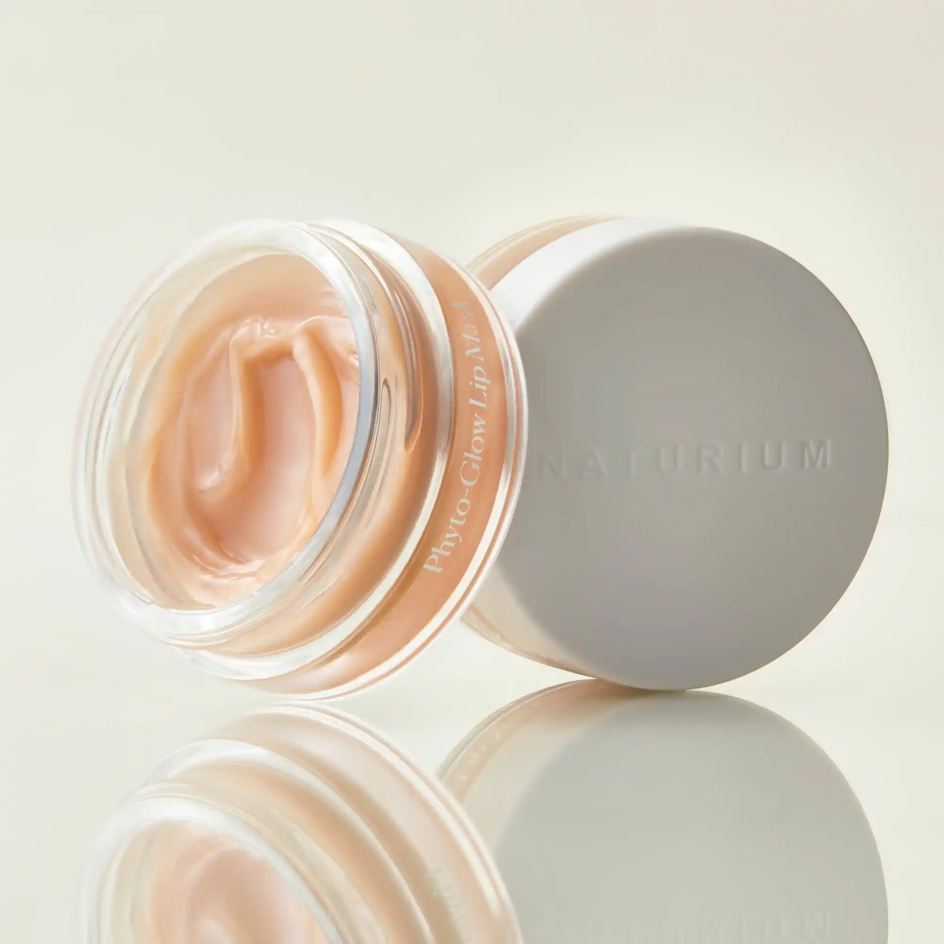 phyto-glow-lip-mask-q5 phyto-lipmask_0607-crop.webp
